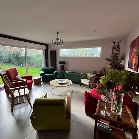 Lumineuse Proche Villa