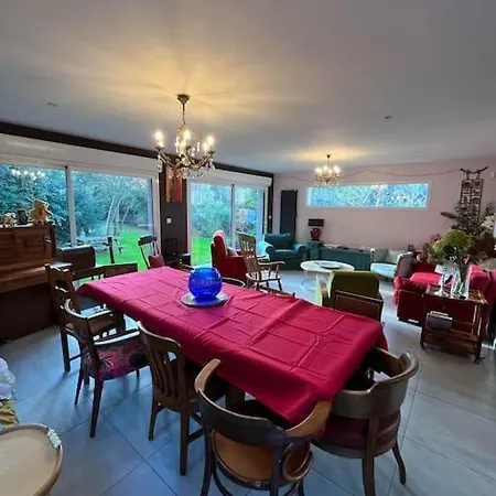 Lumineuse Proche וילה וויסאן